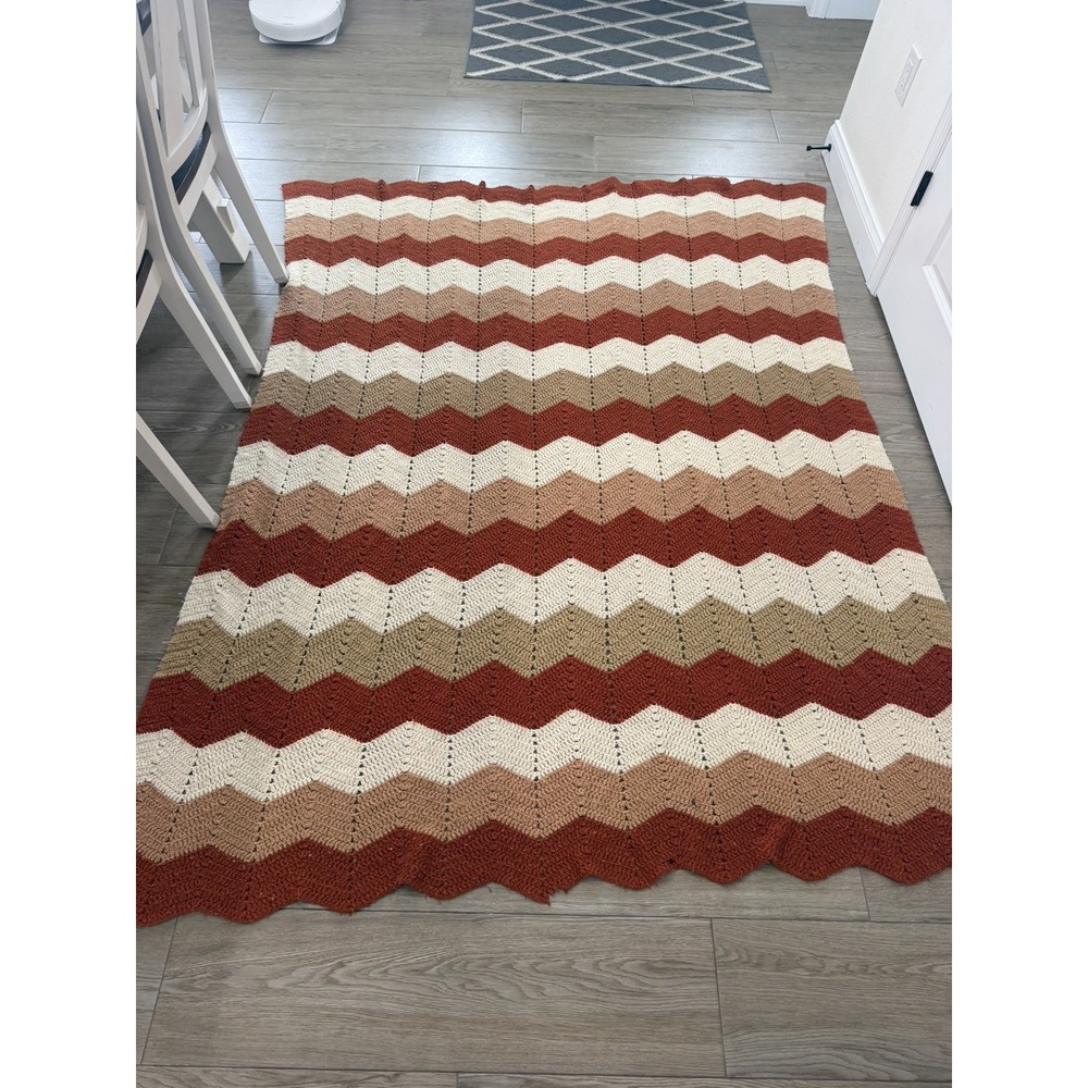 VINTAGE CHEVRON ORANGE BROWN RED CROCHET AFGHAN BLANKET THROW ZIG ZAG 84L 63W